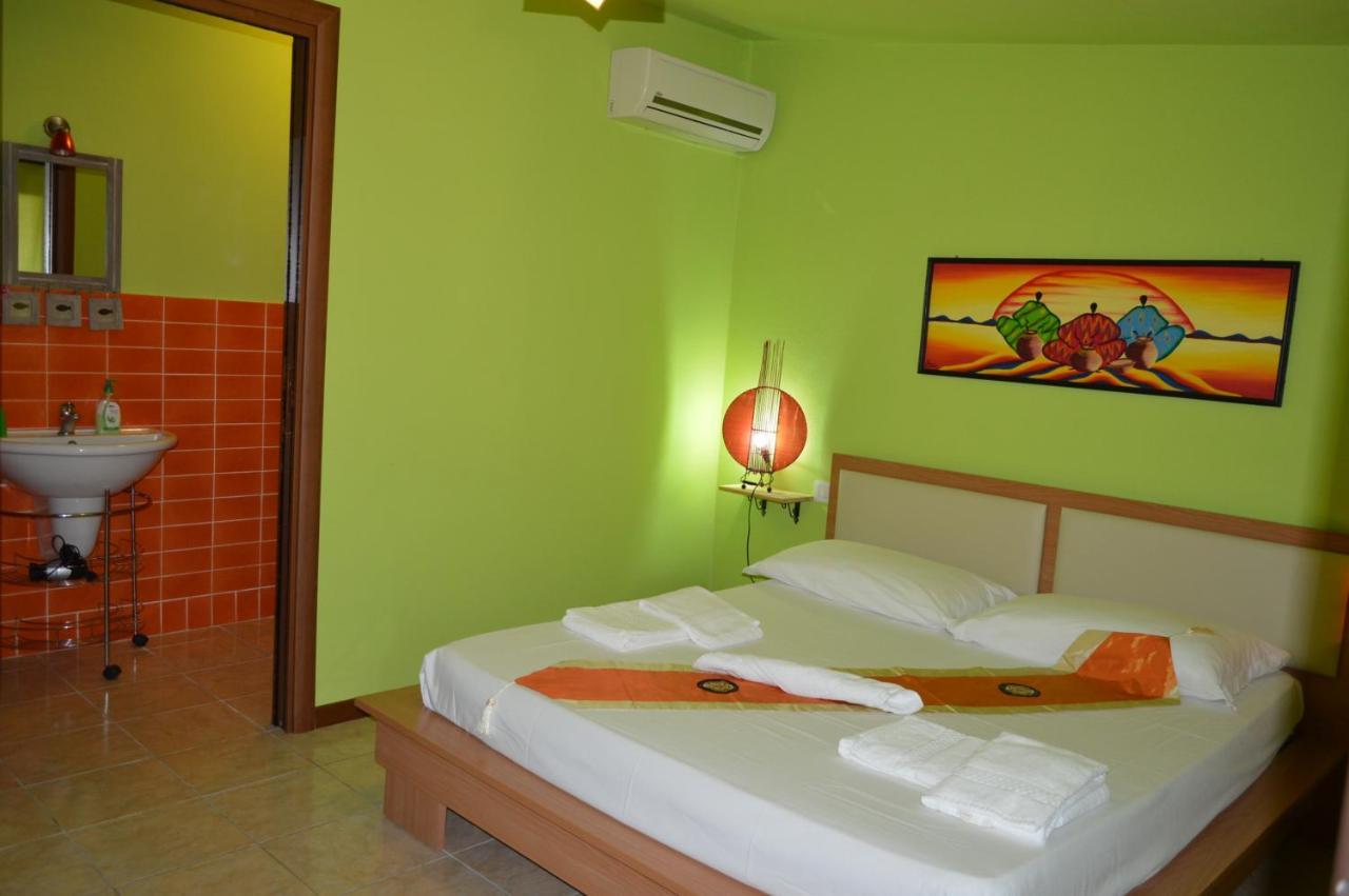 Butterfly House Bed & Breakfast Альгеро Екстер'єр фото